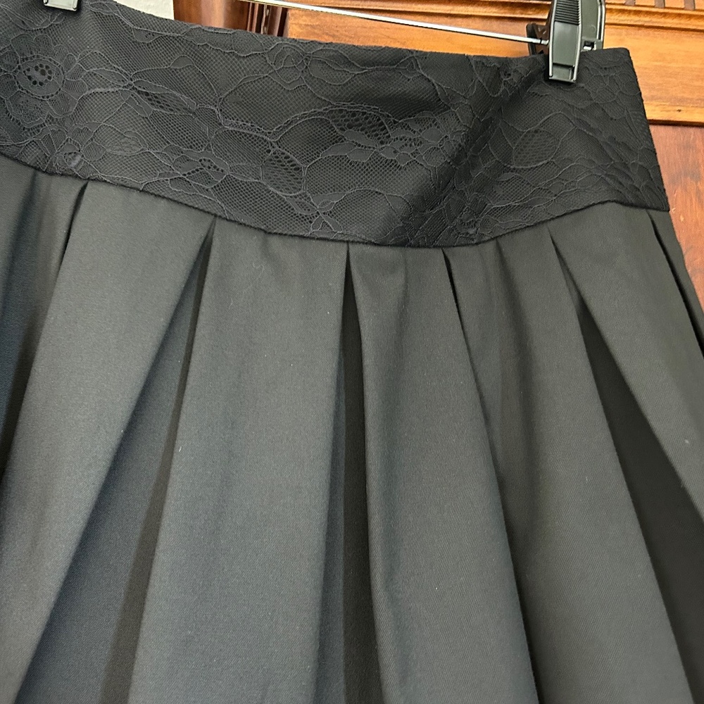 Bebe Black Lace Waist Pleated Mini Skirt, Size 8 - Picture 4 of 16